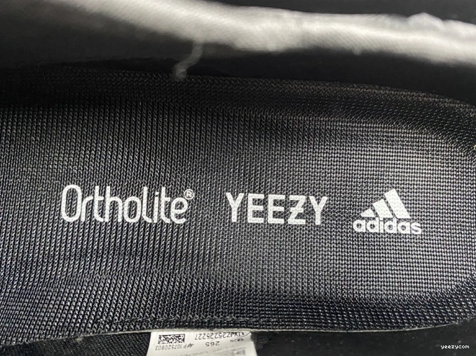 H68032 400 YEEZY ADIDAS 0708